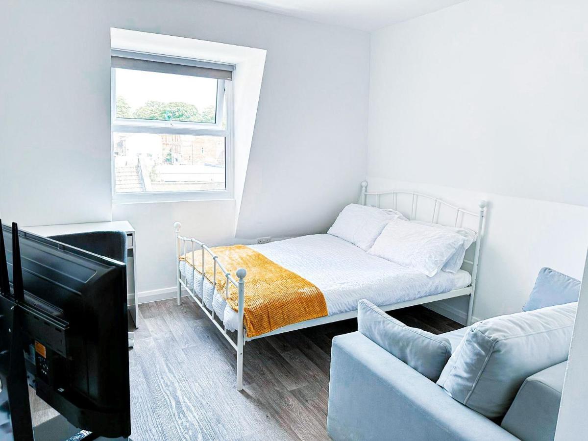 Lovely Studio Apartment Maidstone Exterior photo